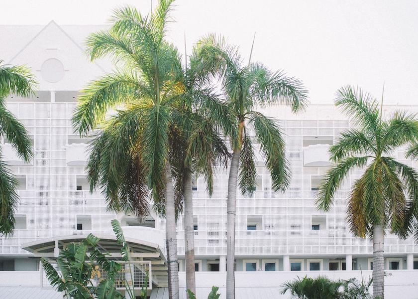  Seven Mile Beach Exterior Detail