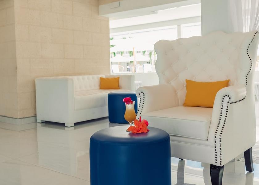  Gros Islet Lobby