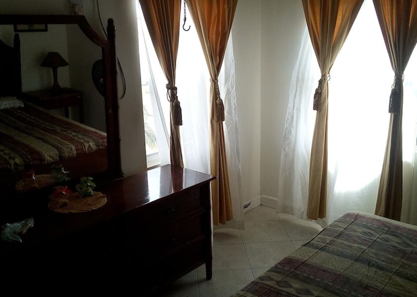  Gros Islet Interior Entrance