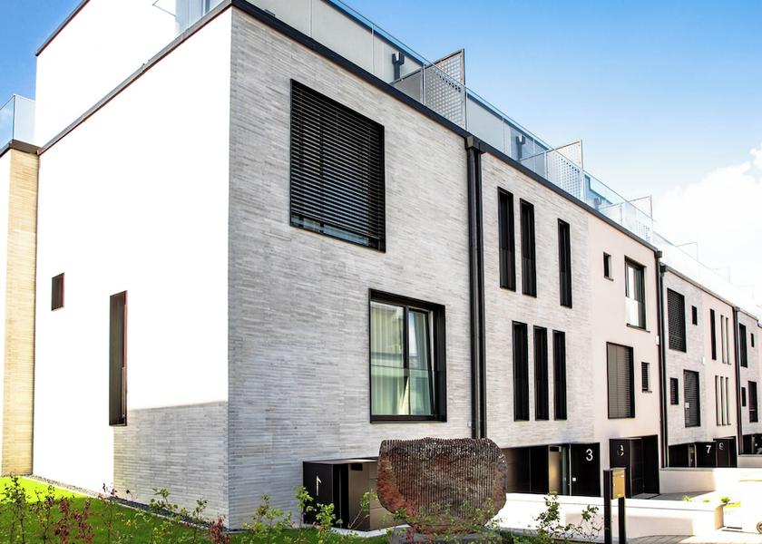 Canton Luxembourg Strassen Exterior Detail