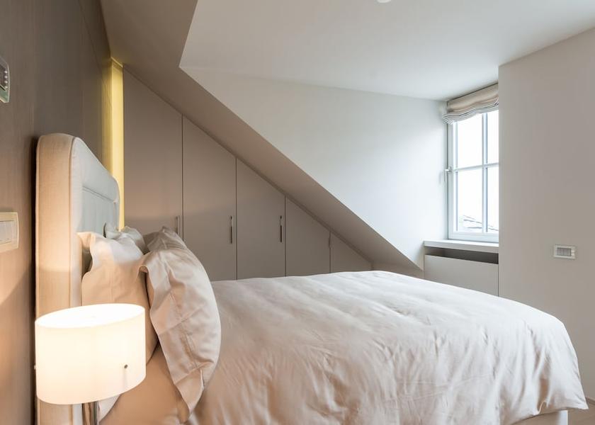 Luxembourg City Room