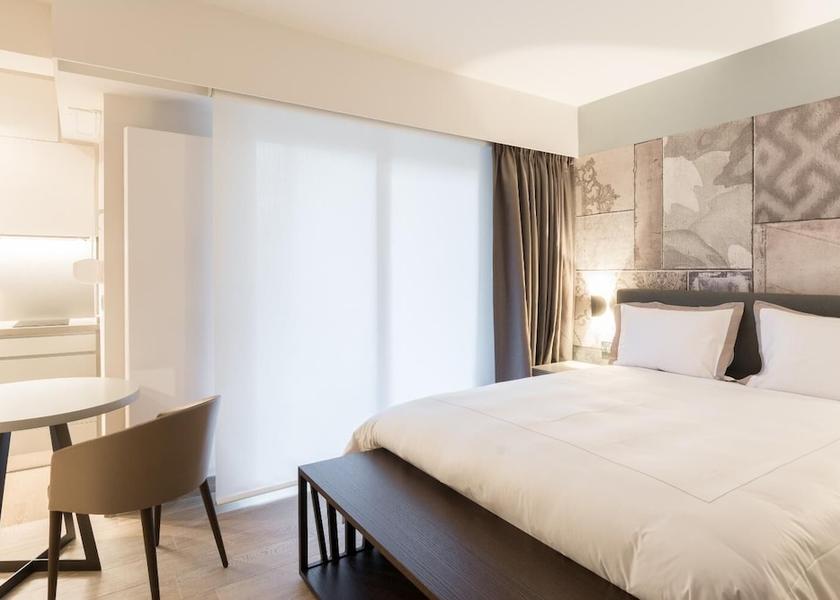  Luxembourg City Room