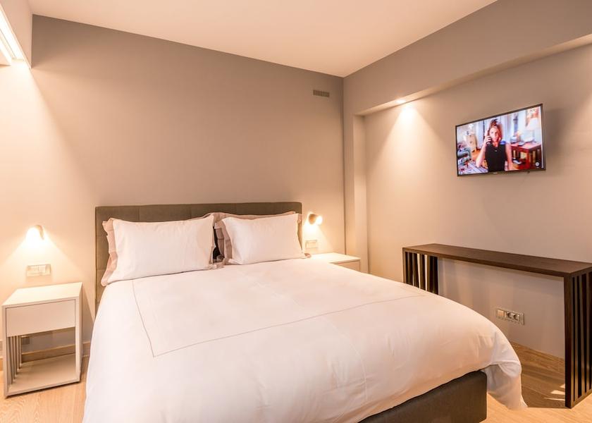  Luxembourg City Room