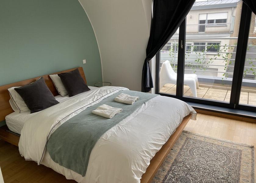  Luxembourg City Room