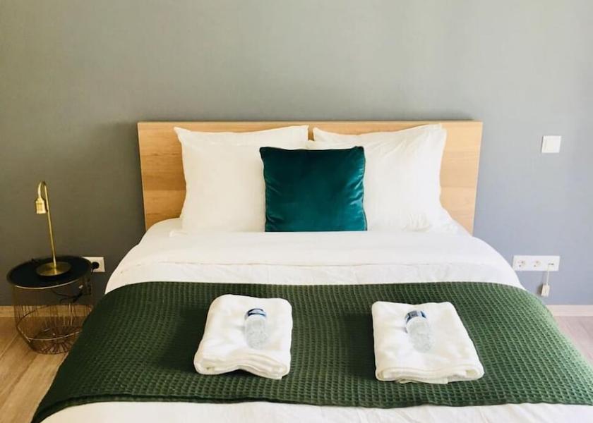  Luxembourg City Room