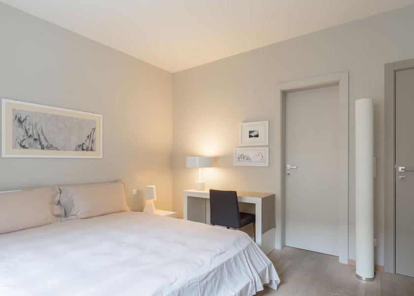  Luxembourg City Room