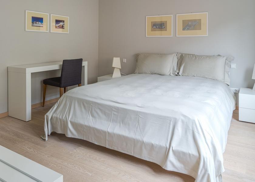  Luxembourg City Room