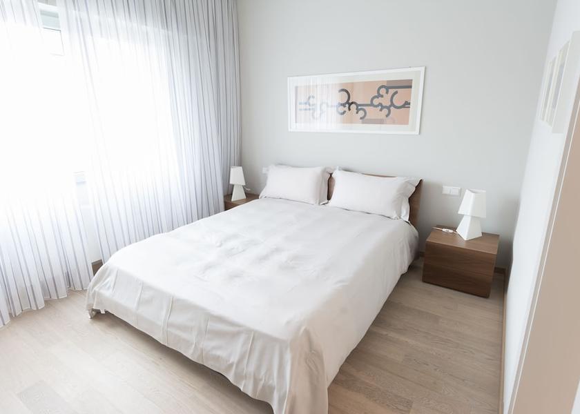  Luxembourg City Room
