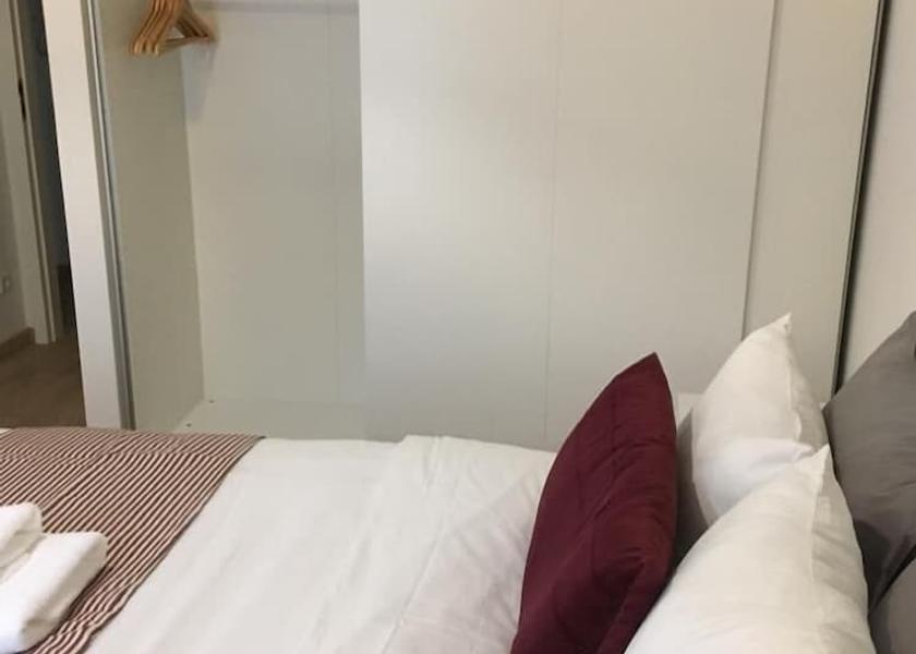  Luxembourg City Room