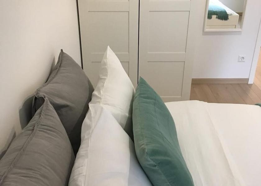  Luxembourg City Room