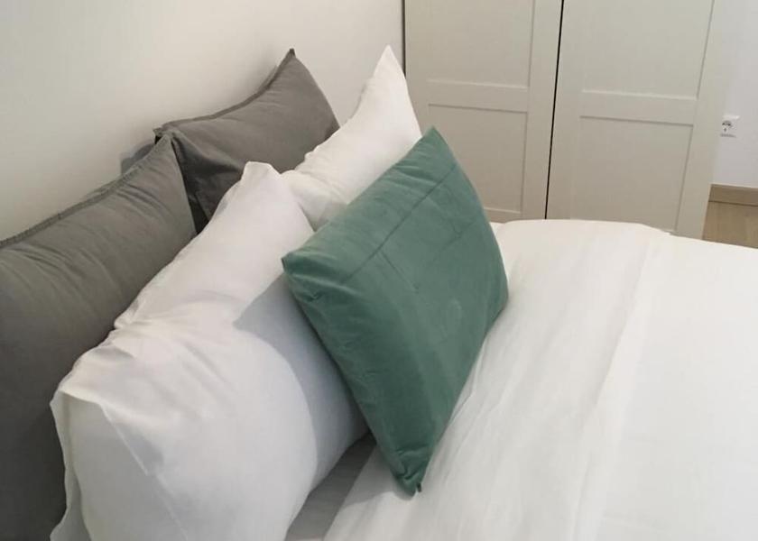  Luxembourg City Room