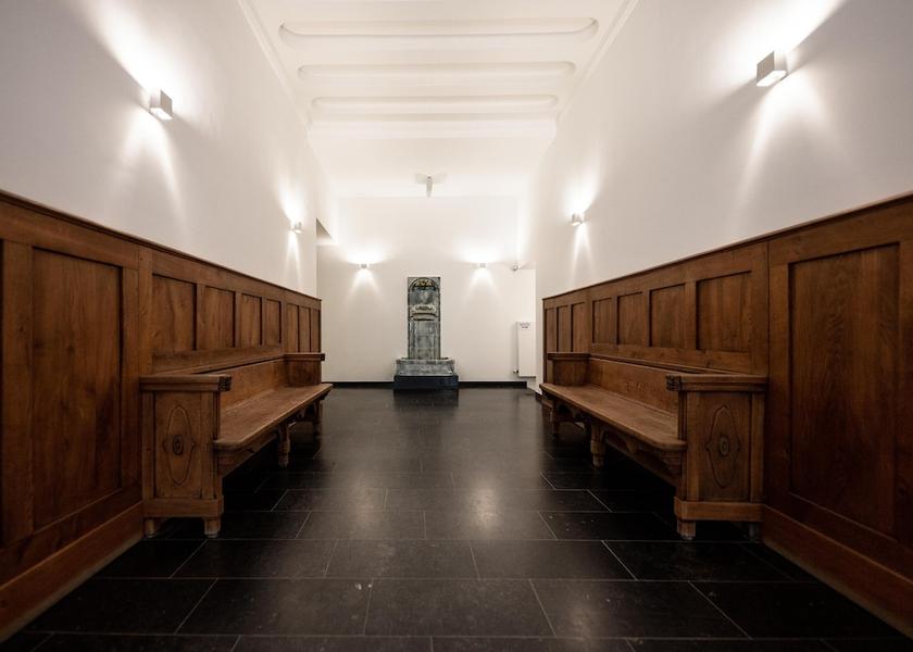  Luxembourg City Exterior Detail