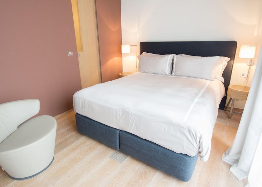  Luxembourg City Room