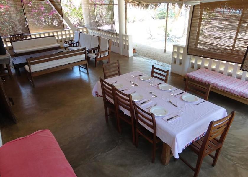  Mahajanga In-Room Dining