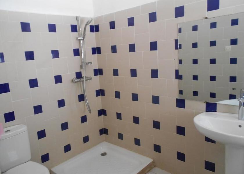  Mahajanga Bathroom
