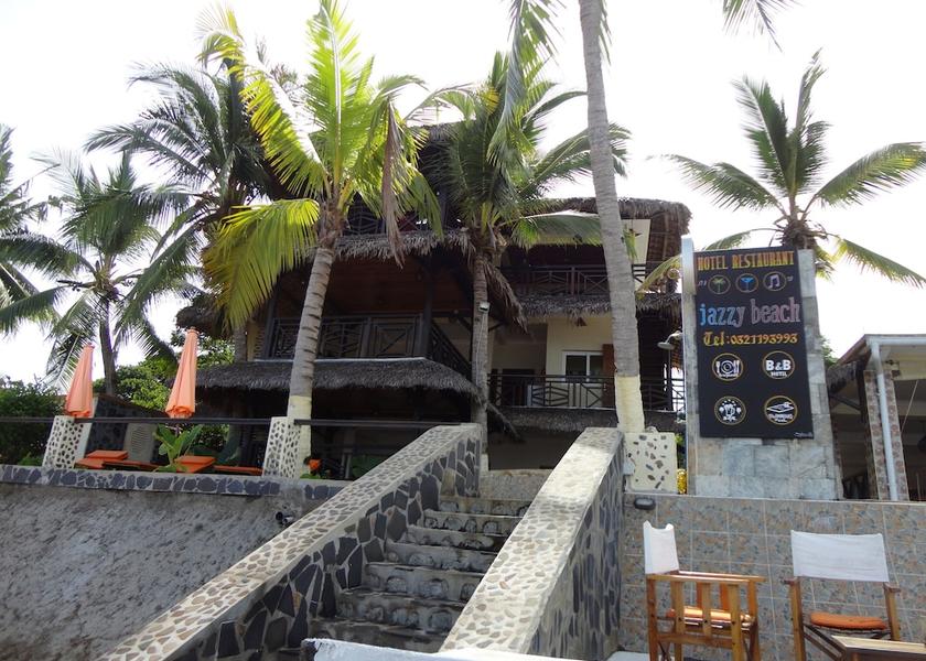  Nosy Be Exterior Detail