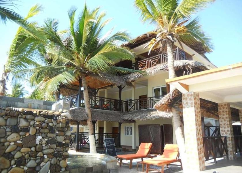  Nosy Be Exterior Detail