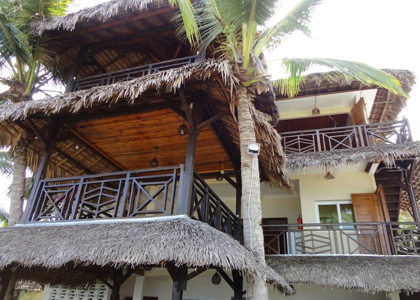  Nosy Be Exterior Detail