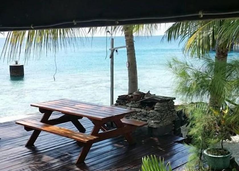 Rangiroa Beach