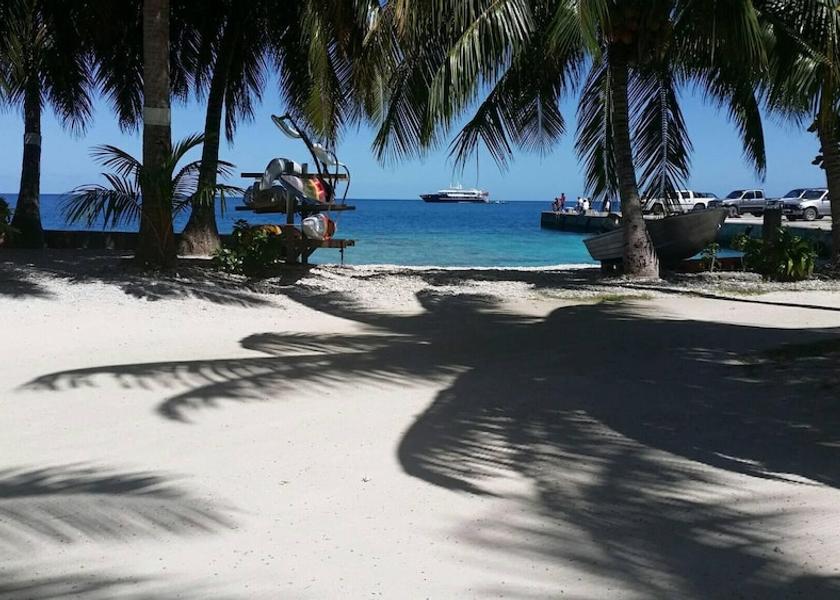  Rangiroa Beach