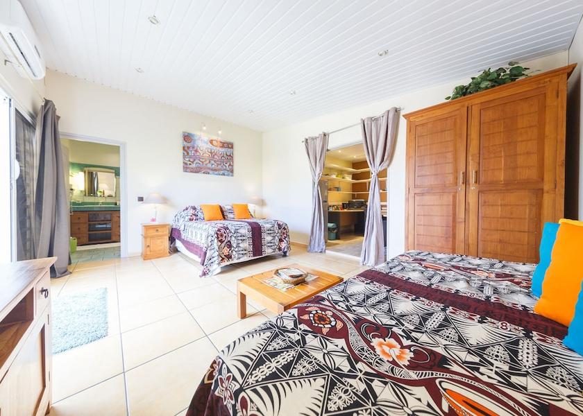  Arue Interior Entrance