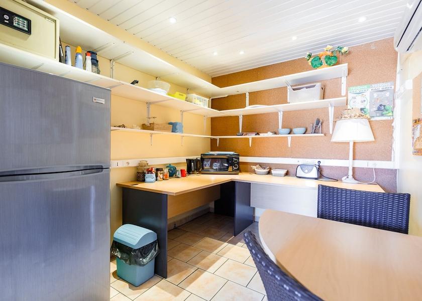  Arue Interior Entrance