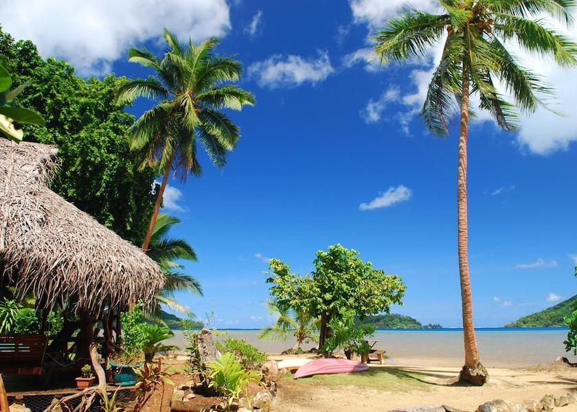  Huahine Beach