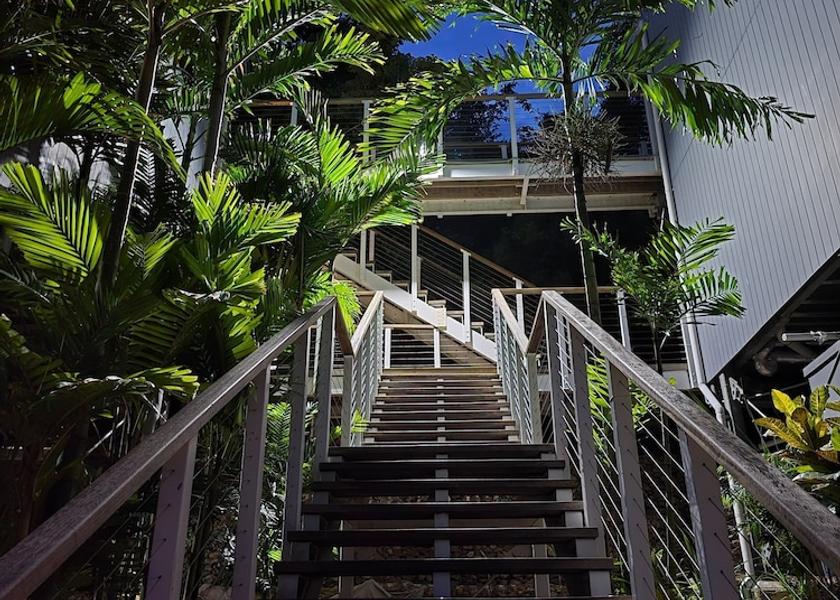 Handrails in stairways