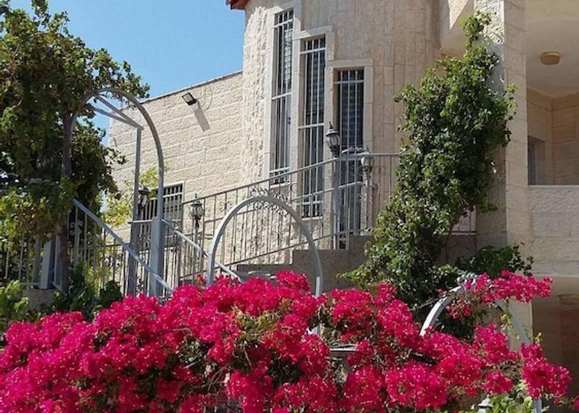  Bethlehem Exterior Detail