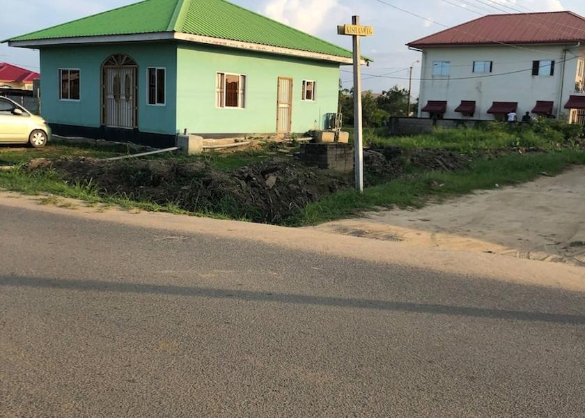  Paramaribo Exterior Detail