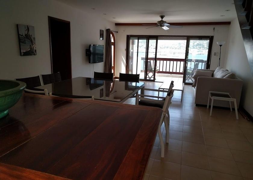  Simpson Bay Interior Entrance