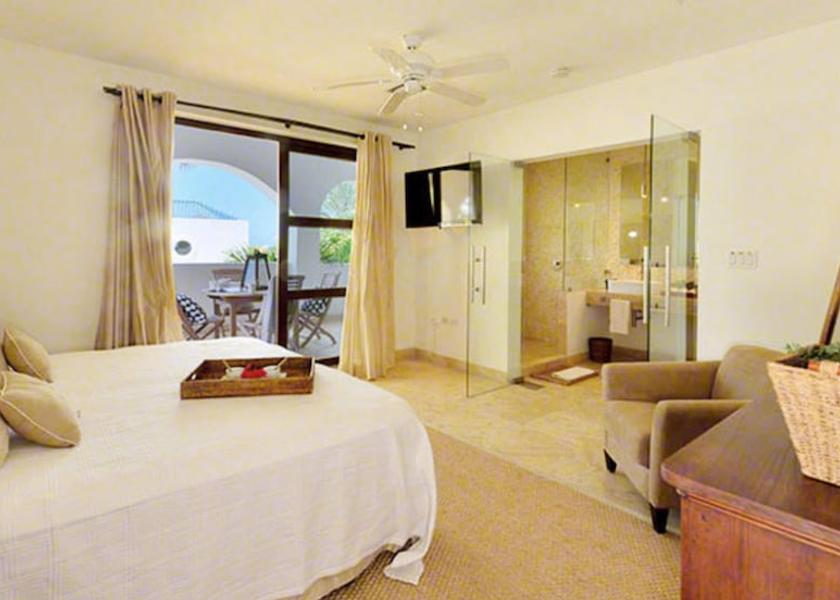  Lowlands Room