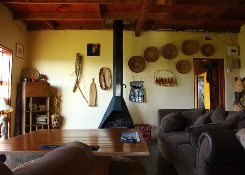  Piggs Peak Interior Entrance