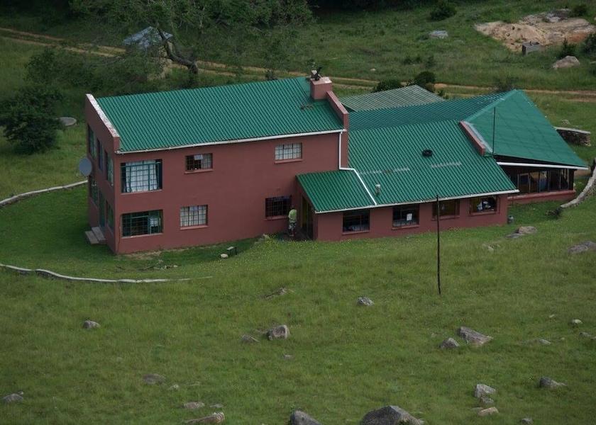  Piggs Peak Exterior Detail