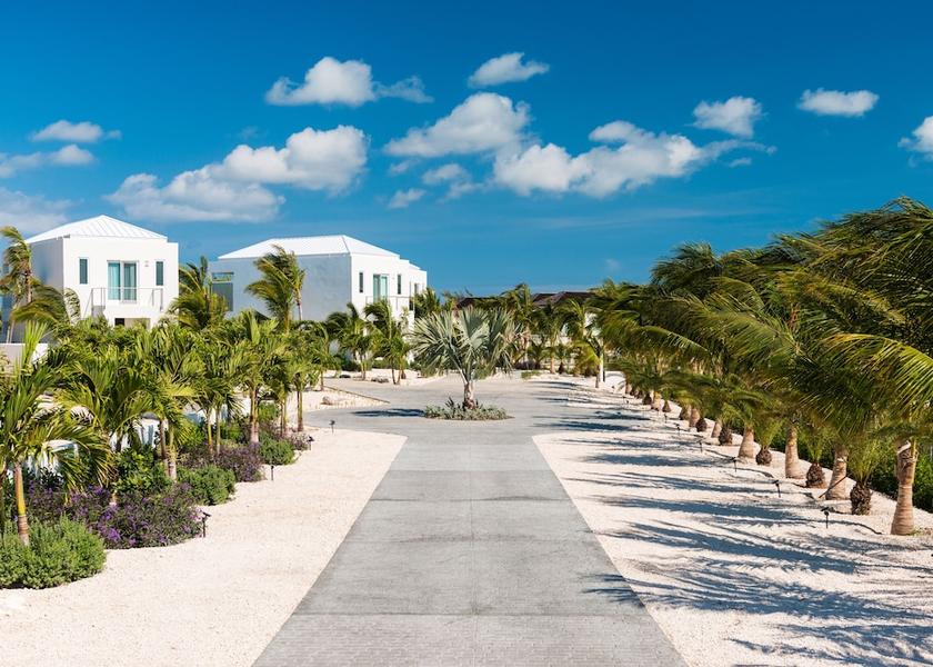  Providenciales Entrance