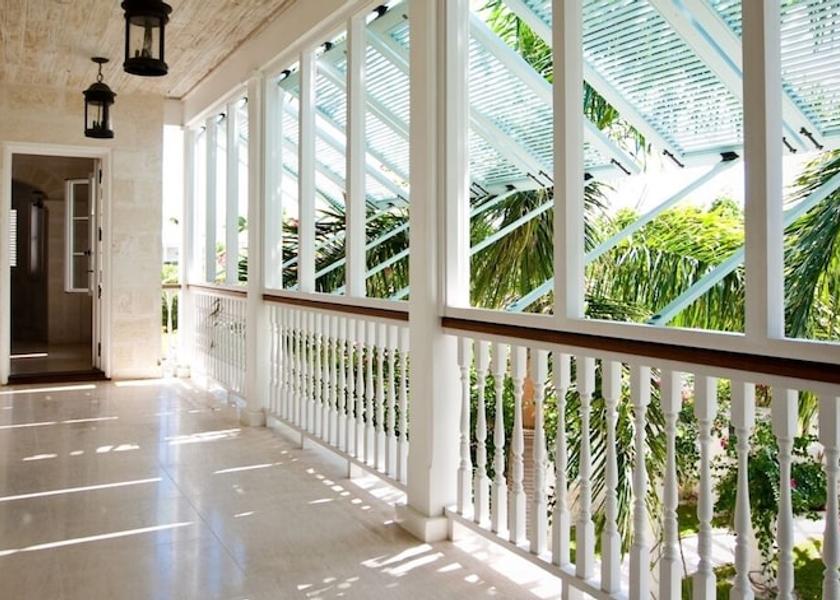  Providenciales Interior Entrance