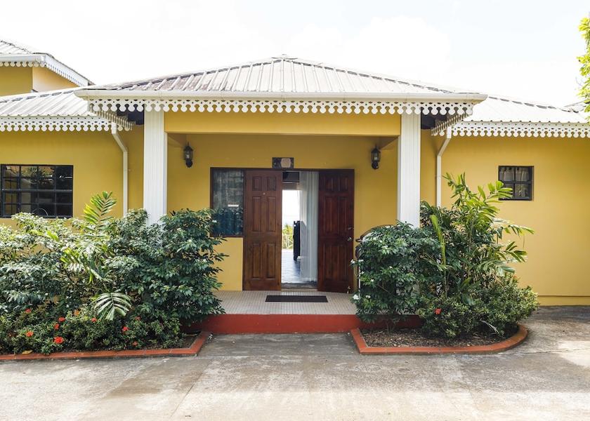  Kingstown Interior Entrance