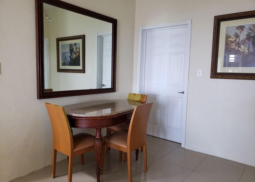  St. Thomas In-Room Dining