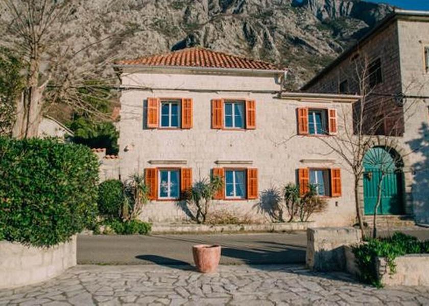  Kotor Exterior Detail