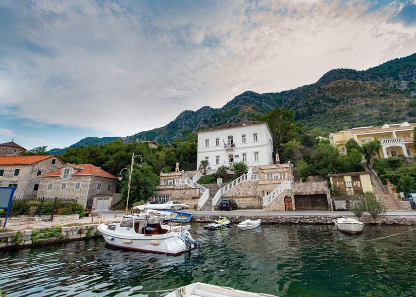  Kotor Facade