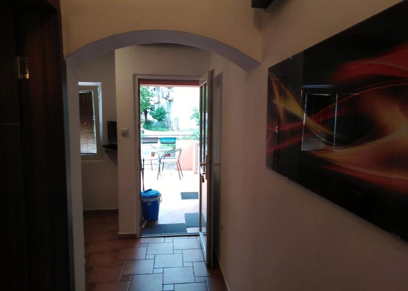  Kotor Interior Entrance