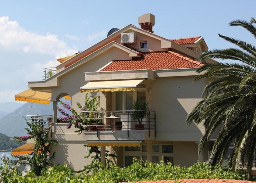  Kotor Exterior Detail