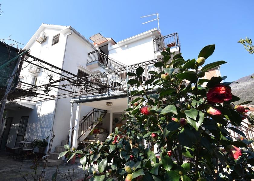  Bijela Exterior Detail