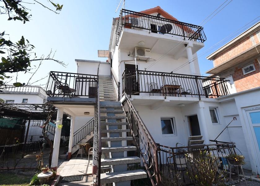  Bijela Exterior Detail