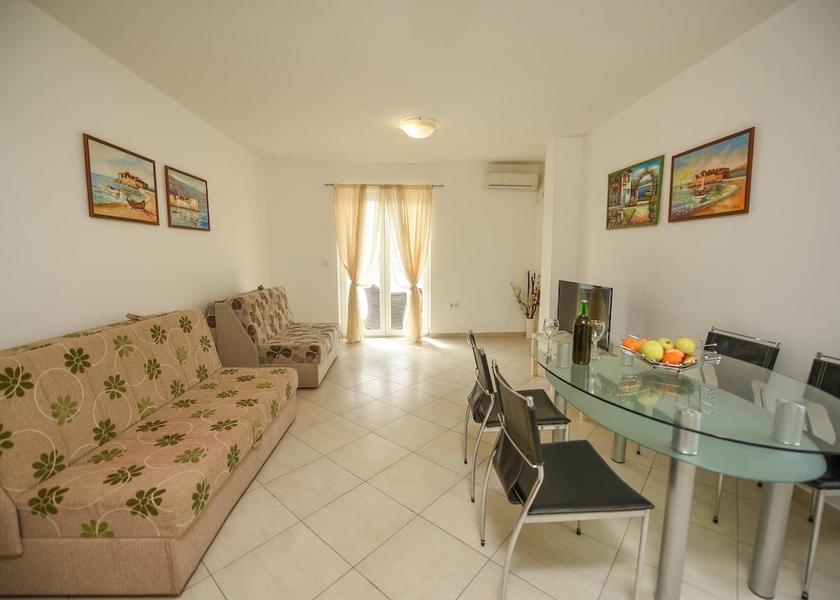  Tivat Room