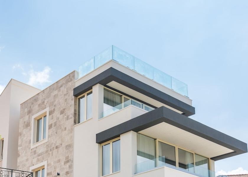  Tivat Exterior Detail