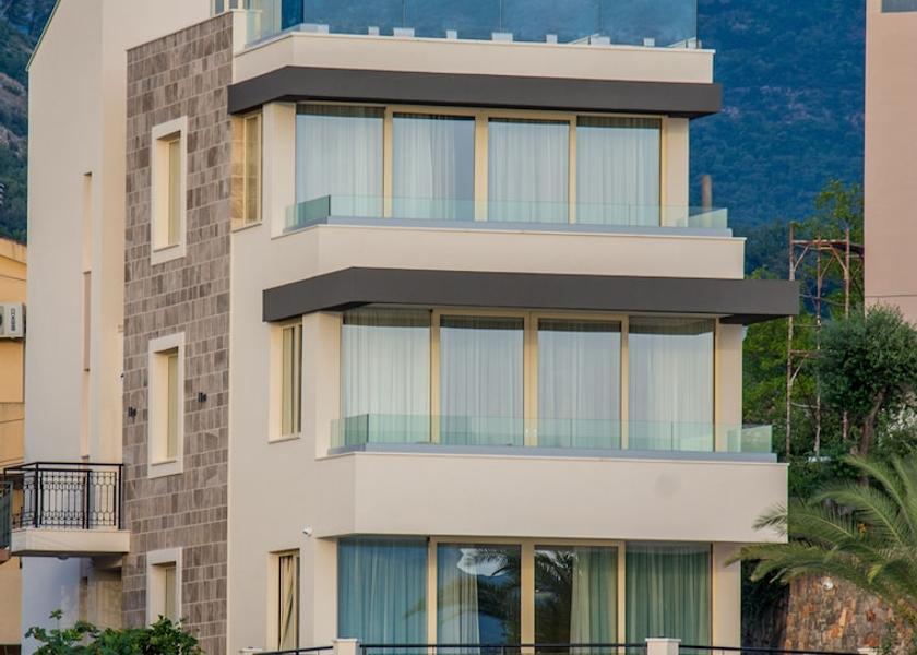  Tivat Exterior Detail