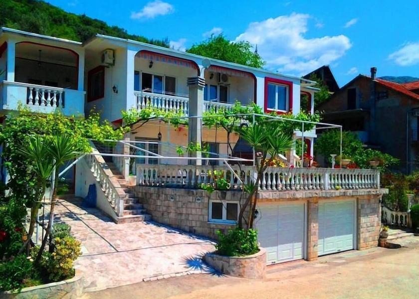  Tivat Exterior Detail