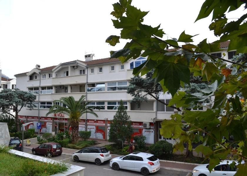 Tivat Exterior Detail