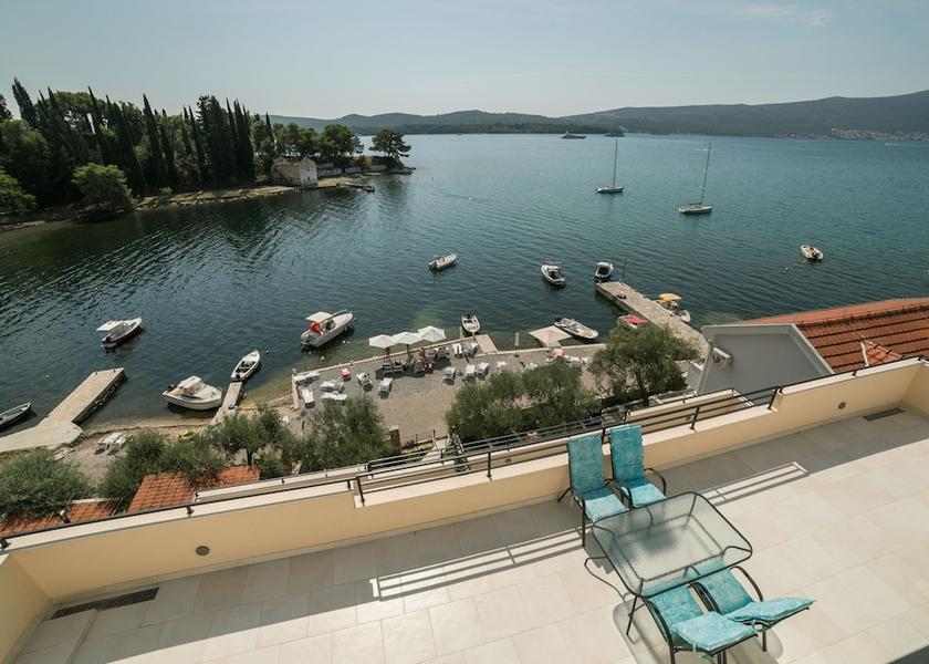  Tivat Beach